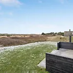Gunhwat - 350m To The Fjord By Interhome